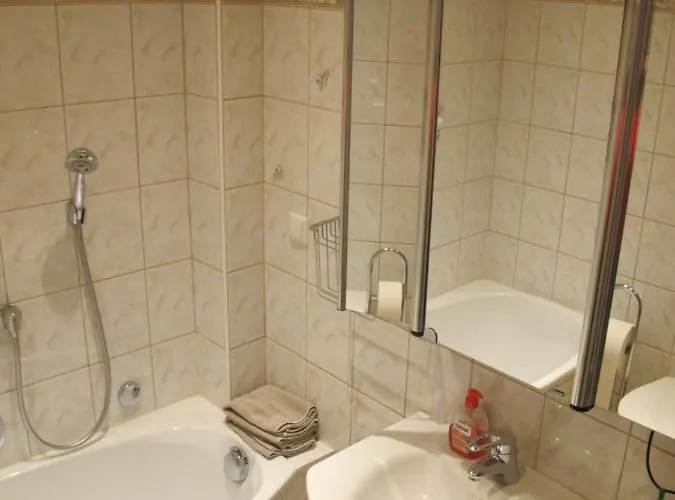 Gaestezimmer 1 Mit Bad Angersbach